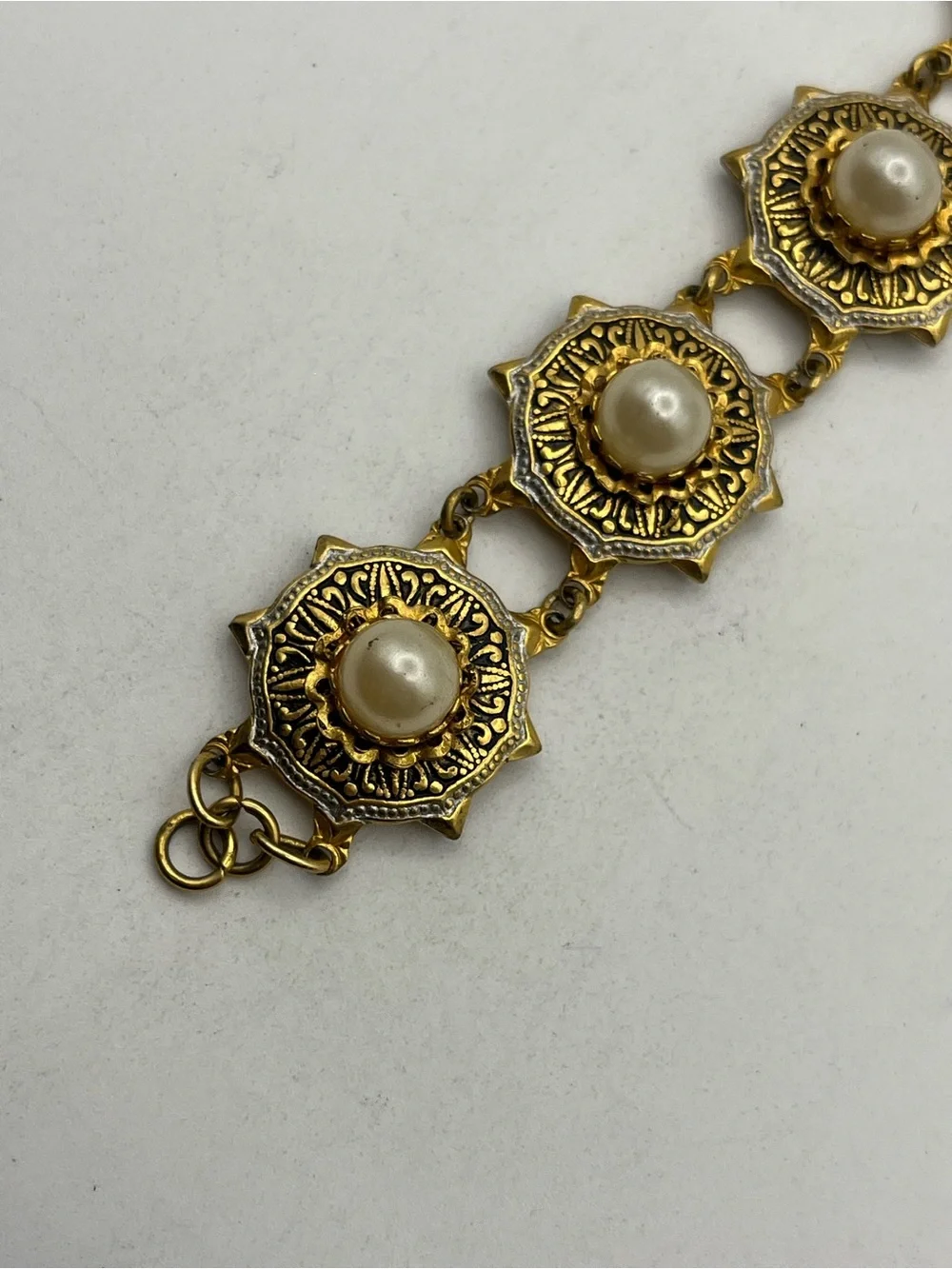 Damascene black enamel gold tone design faux pearl flower star bracelet vintage